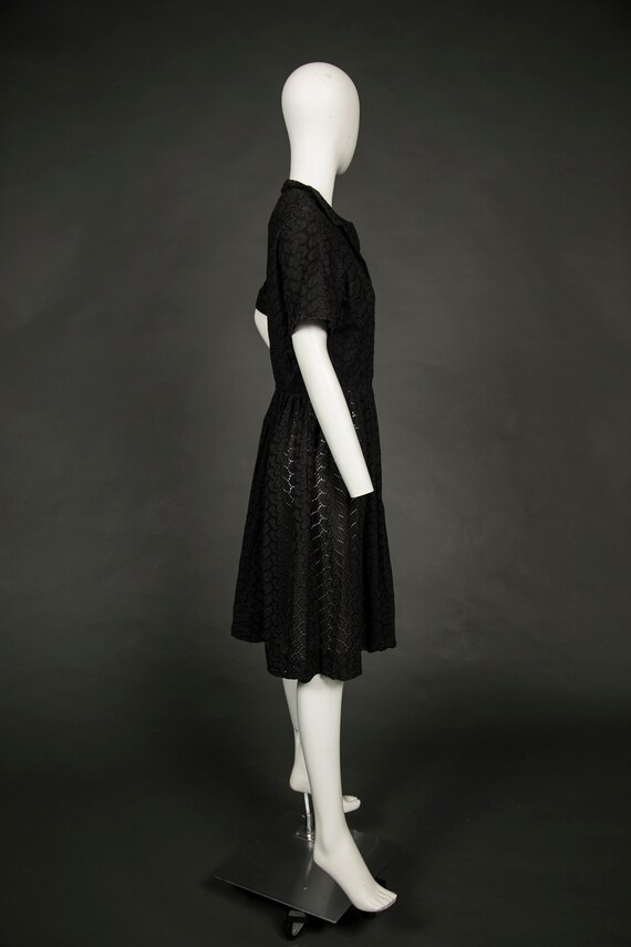 1950s Jeanne Black Eyelet Cut Out Embroidered Dre… - image 7