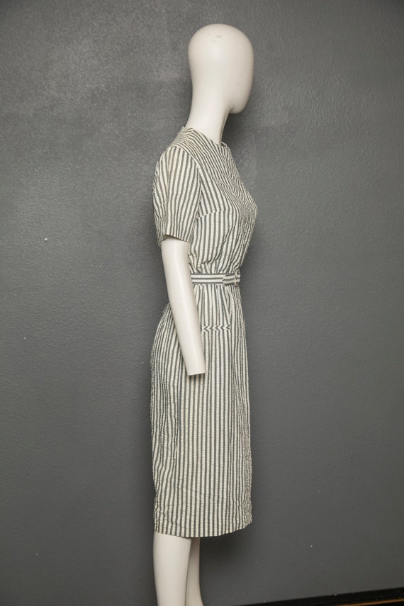 Lovely 1950s - 1960s Gray and White Stripped Dres… - image 7