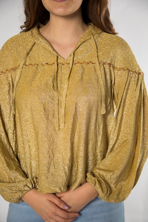 Fun 1970s Gold Shinny Sequin Flowy Top by Dot How… - image 8