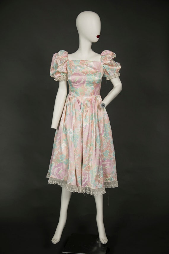 Adorable 1980s Pink Dress w White and Green Flora… - image 2
