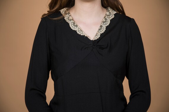 Beautiful 1930s Black Dress with Lace Collar  - M… - image 9
