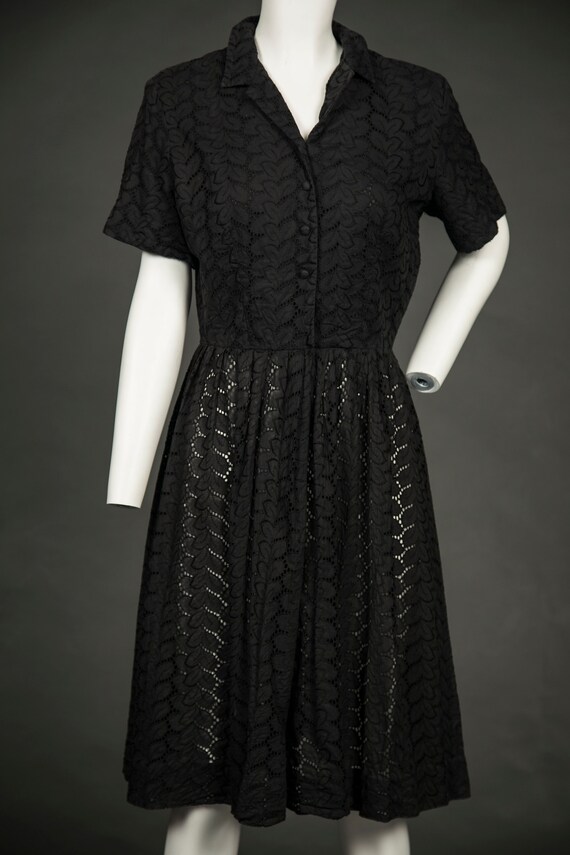 1950s Jeanne Black Eyelet Cut Out Embroidered Dre… - image 3