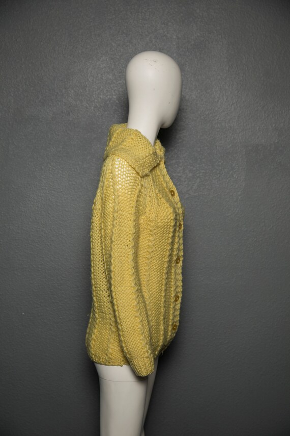 Beautiful 1960s Chunky 100 Wool Pastel Yellow Sweate… Gem