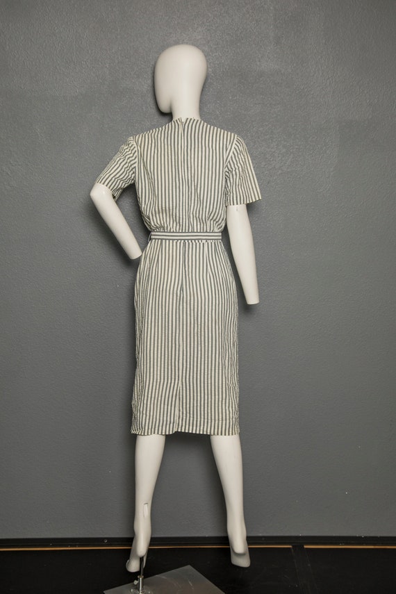 Lovely 1950s - 1960s Gray and White Stripped Dres… - image 8