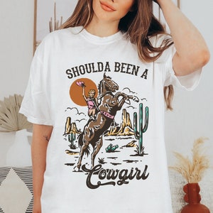 Cowgirl tshirt, Western Graphic Tee, Wild west shirt, Retro Cowgirl, Boho Western Shirt, Nashville shirt, Country Girl, Rodeo graphic tee