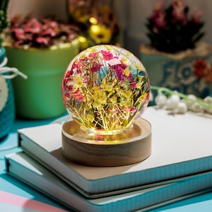 Baby Breath Flower Resin Night light, Crystal Ball Night Lamp, Real Flower Epoxy Resin Lamp, Valentine Gifts