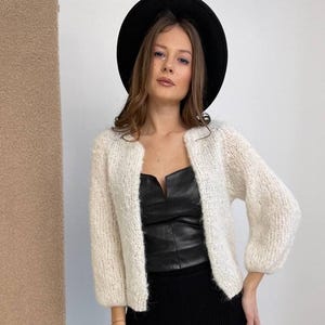 Kardigan z siateczki alpaki, Kardigan z szydełkowanego topu, Ręcznie robiony jesienny kardigan, Oversize&#39;owy kardigan, Wełniany, przytulny, miękki kardigan