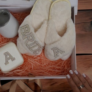 Bridal Gift Box, Bride to Be Gift Box, Personalized Bridal Gift Box  with Fluffy Slipper/Jewelry Box and Tumbler, Future Mrs Gift Box
