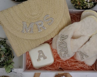 Bridal Gift Box, Bride to Be Gift Box, Personalized Bridal Gift Box with Fluffy Slipper/Jewelry Box and Tumbler, Future Mrs Gift Box