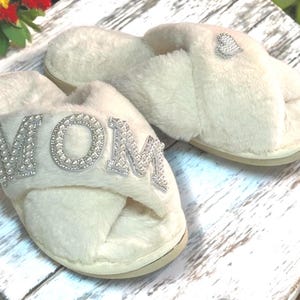 Personalized Women’s Slippers, Fluffy Slippers for Mom, Mother&#39;s Day Gift, Cozy Spa Day Shoes, Monogrammed Slippers for Women