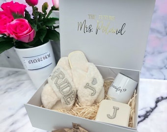 New Mrs Luxury Gift Box, Future Mrs Gift,Personalized Bridal Shower Gift, Bride Fully Slippers, Bride Tumbler, Gift for Bride to Be