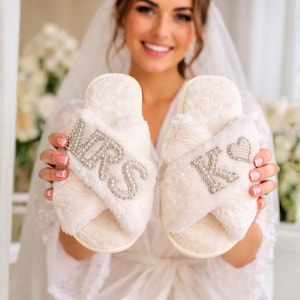 Personalized Mrs Fluffy Slippers | Bridal Party Pearl Embellished Slides