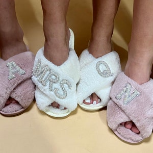Set of Fluffy Personalized Slippers- Spa Slippers -  Bridesmaids Slippers - Bridesmaid Gifts - Bachelorette Party  Slippers - Women  Gift