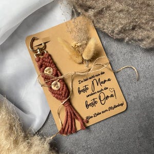 Beste moeder en oma - gepersonaliseerde sleutelhanger voor Moederdag, macramé boho hanger, verjaardagscadeau