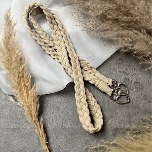 Chaîne de téléphone portable en macramé bohème longue tressée - chaîne de téléphone portable personnalisée \ idée cadeau dragonne de téléphone portable