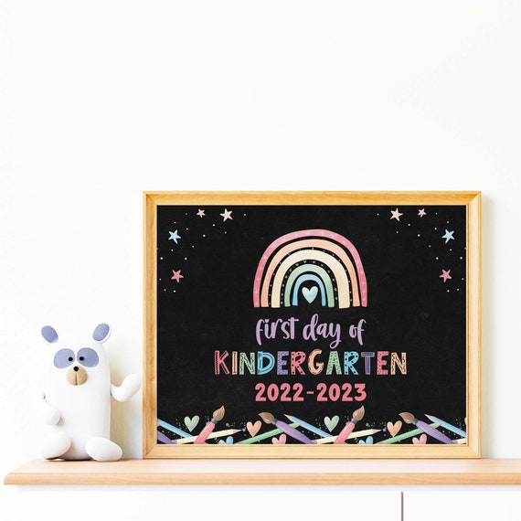 First Day of Kindergarten 2022-2023 printable chalk sign | Start of school classroom memory photo prop, girls rainbow INSTANT DOWNLOAD R05 Il_570xn