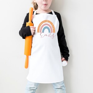 Regenbogen Kinderschürze, Personalisierte Kinderschürze, Personalisiertes Geschenk für Kinder, Backgeschenk. Kinderschürze, Kinderschürze,