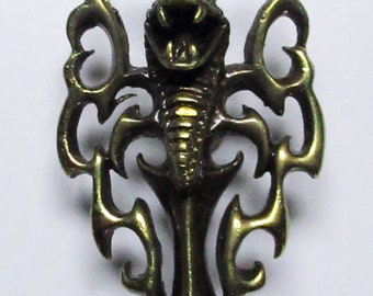 Broche pins métallique roi serpent cast métal badge à vis