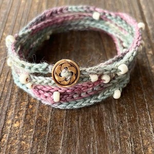 Virkat armband/Wrap-armband/Knapparmband/Flerfärgat armband/Virkat/Bomull/Babyalpackaarmband/Boho-armband