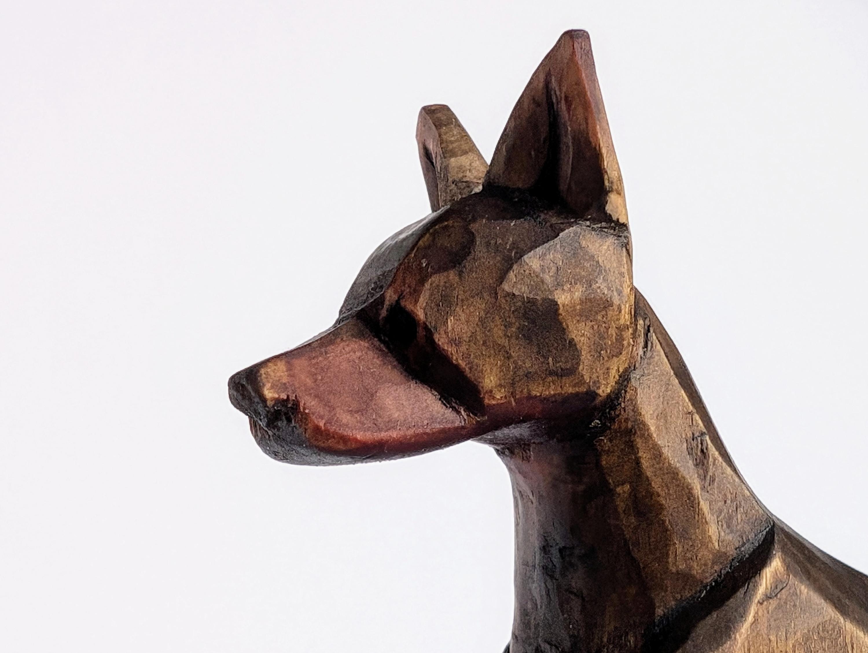 手彫りの木製のドーベルマンの置物 - Etsy 日本