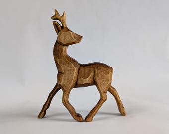 statuina di capriolo in legno intagliata a mano