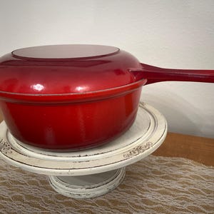 Le Creuset #26 3.5 Quart CERISE MULTIFUNCTION Saucepan & Skillet Set Cast Iron Cookware Skillet and Sauce Pot Dutch Oven French Cookware