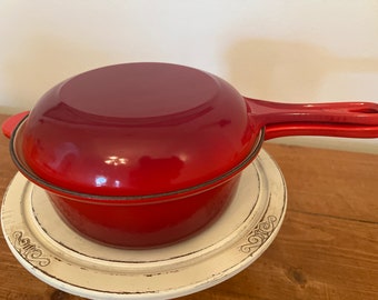 Le Creuset #22 Multifunction sauce pan and skillet combination set in CERISE RED