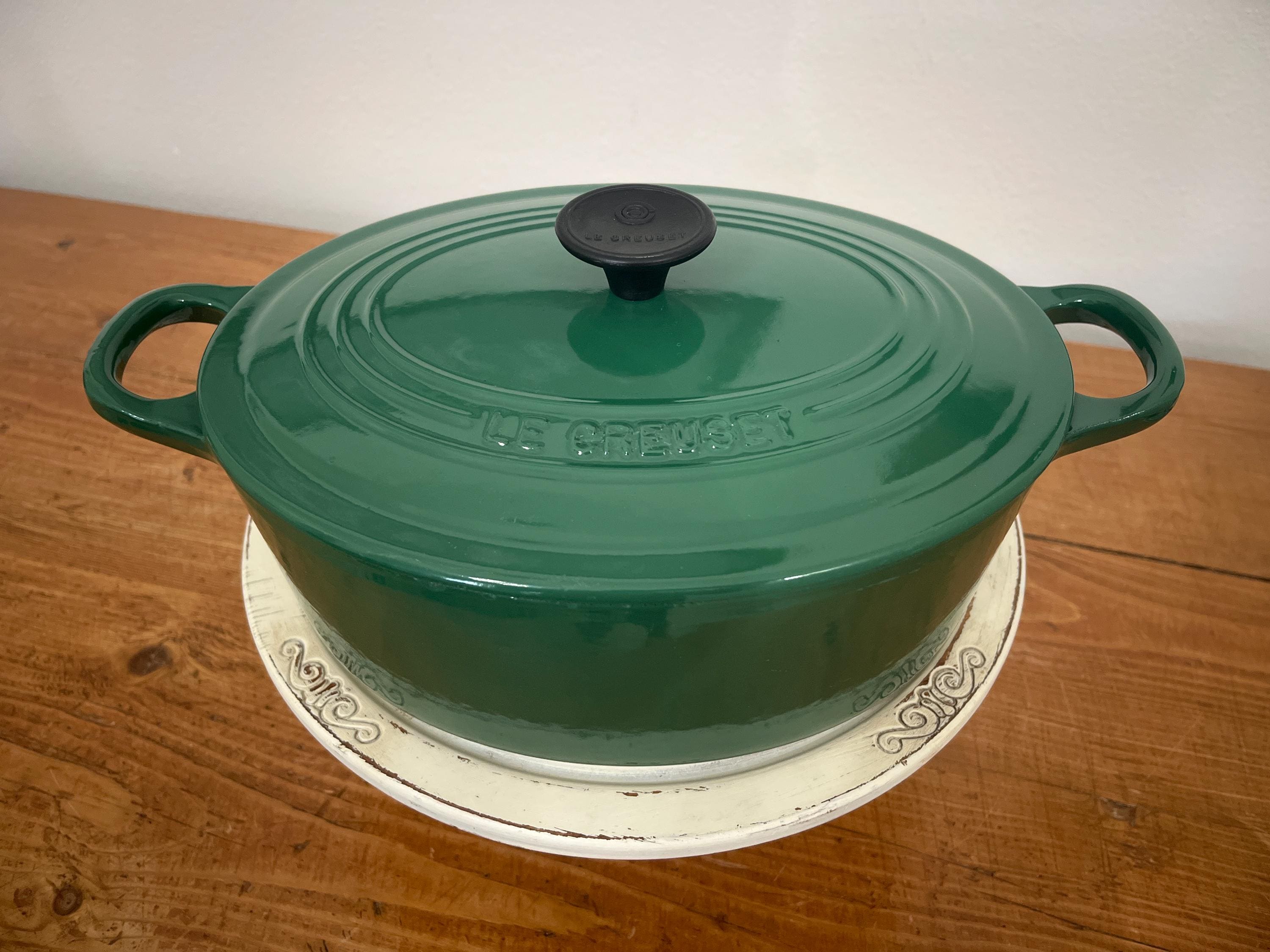Le Creuset #25 3.5 Quart Oval Dutch Oven in Hunter Green Cast Iron