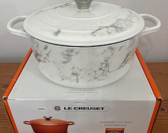 Le Creuset #24, 4.5 Quart Round Dutch Oven MARBLE WHITE - NEW In Box Cast Iron Pot Cookware