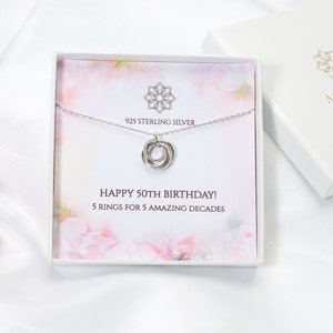50e verjaardag ketting cadeau voor haar 5 ringen gedurende 5 decennia Gepersonaliseerd 50e cadeau-idee voor moeder, vriendin, zus afbeelding 2