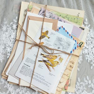 20-Tage-Mixpack aus Scrappapier und Papier. Scrapbooking. Kartengestaltung. Geschenk. Karten, Umschläge, Notenblätter. Alben, Tags, Planer