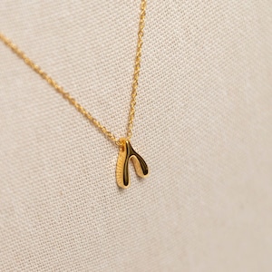 Złoty naszyjnik Wishbone Dainty | Mały naszyjnik Wishbone | Delikatny wisiorek Wishbone | Mały wisiorek Charm | Minimalistyczne prezenty z zawieszkami na szczęście