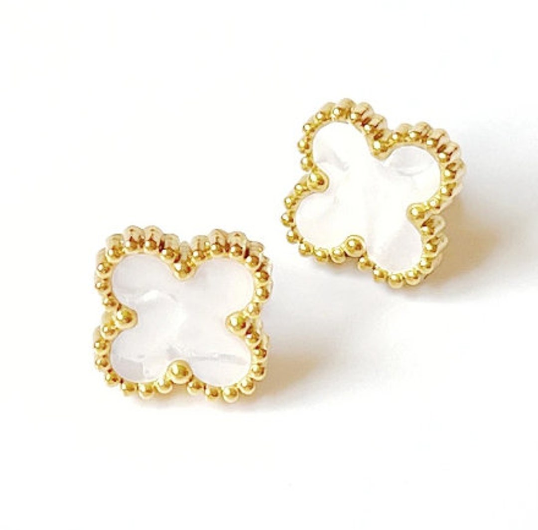 Bohemian Clover Pearl Silver Earrings main image 0