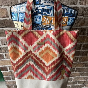 Mosaic style everyday tote