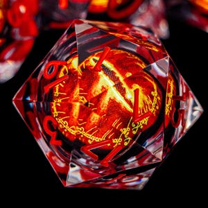 Lliquid Flow Core Eye of Sauron D20 Dnd Sharp Edge Resin Dice Set 7PCS D and D Dungeons and Dragons Tableto Role Playing Games D&D Red Dice