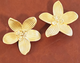 Bouton de meuble fleuri doré : poignée de tiroir de commode unique