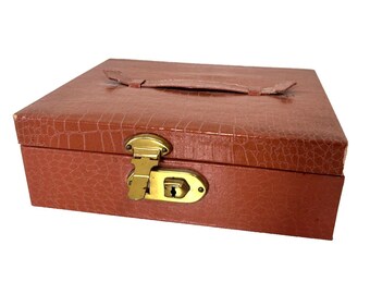 Vintage Faux Crocodile Jewelry Box Handle Brown Red Interior Lock Lift Out USA