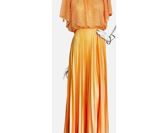 Vestido largo estilo años 70 de JC Penney, talla pequeña, color melocotón, con volantes y pliegues de encaje.