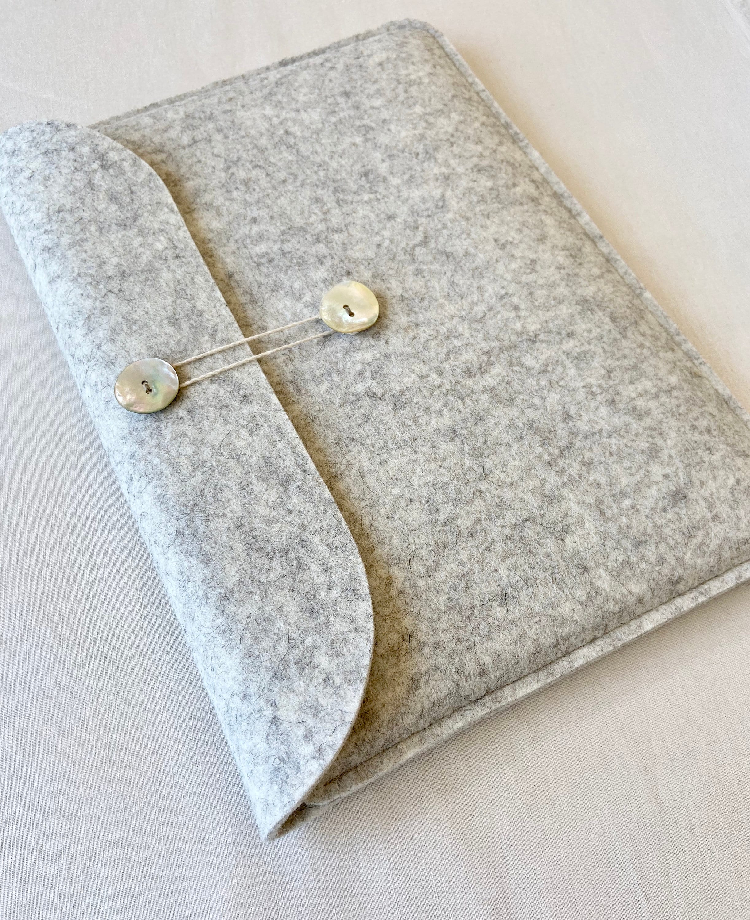 String Laptops Beige Cream Wool Felt Laptop Case for 13