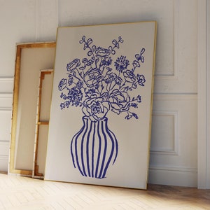 Póster con estampado floral de jarrón azul de moda, estampado floral azul dibujado a mano con estampado de jarrón de rayas, póster con ramo de decoración minimalista para sala de estar