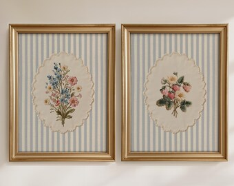 Conjunto de 2 gravuras florais vintage: decoração campestre, arte de parede floral bordada, arte de parede para quarto de bebê em estilo cottagecore (gravuras físicas)