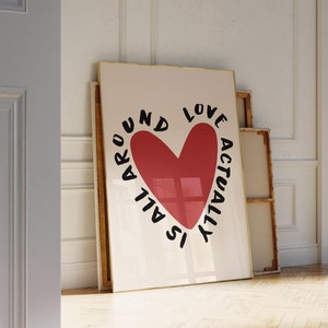Eigentlich ist Liebe überall Poster, Liebes-Herz druckbare Wandkunst, trendige Wandkunst Retro Liebes-Herz-Illustration rotes Maximalist-Poster