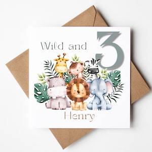 Carte d'anniversaire sauvage et trois, personnalisée 3e anniversaire, sauvage et 3, carte animaux de la jungle, anniversaire sur le thème de la jungle, troisième anniversaire, numéro 3