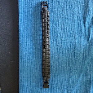 Paracord bracelet