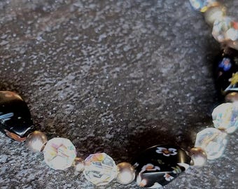 90s Floral Art Glass Bead Bracelet with Austrian Crystal Accents