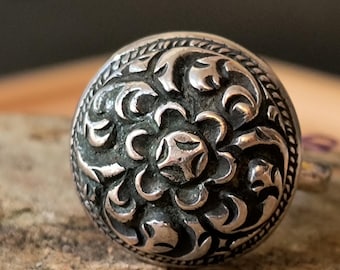 Vintage Hill Tribe Dome Ring with Ornate, Fine Repousse Metal Work, STerling 925