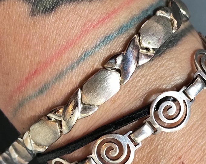 Italian 925 Sterling Silver Vintage XO Link Bracelet with Brush Finihs, circa 1980 - 1990