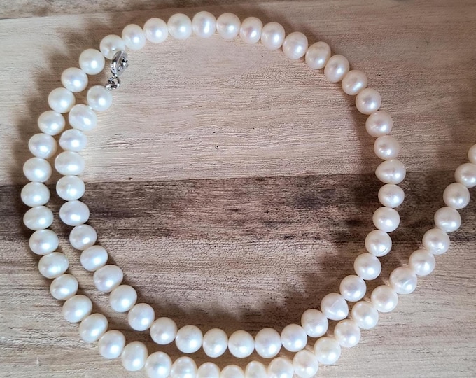 Vintage Freshwater Pearl Necklace: Sterling Silver Clasp, 18 inch