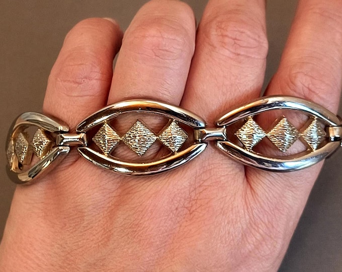 Retro Link Bracelet, 1980s Goldtone and Textured Design
