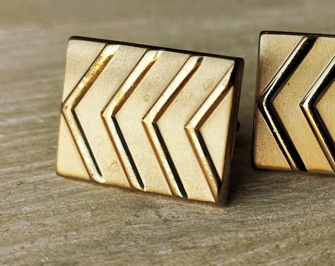 SWANK Signed Designer Cufflinks with Cheveron Pattern in Goldtone Metal